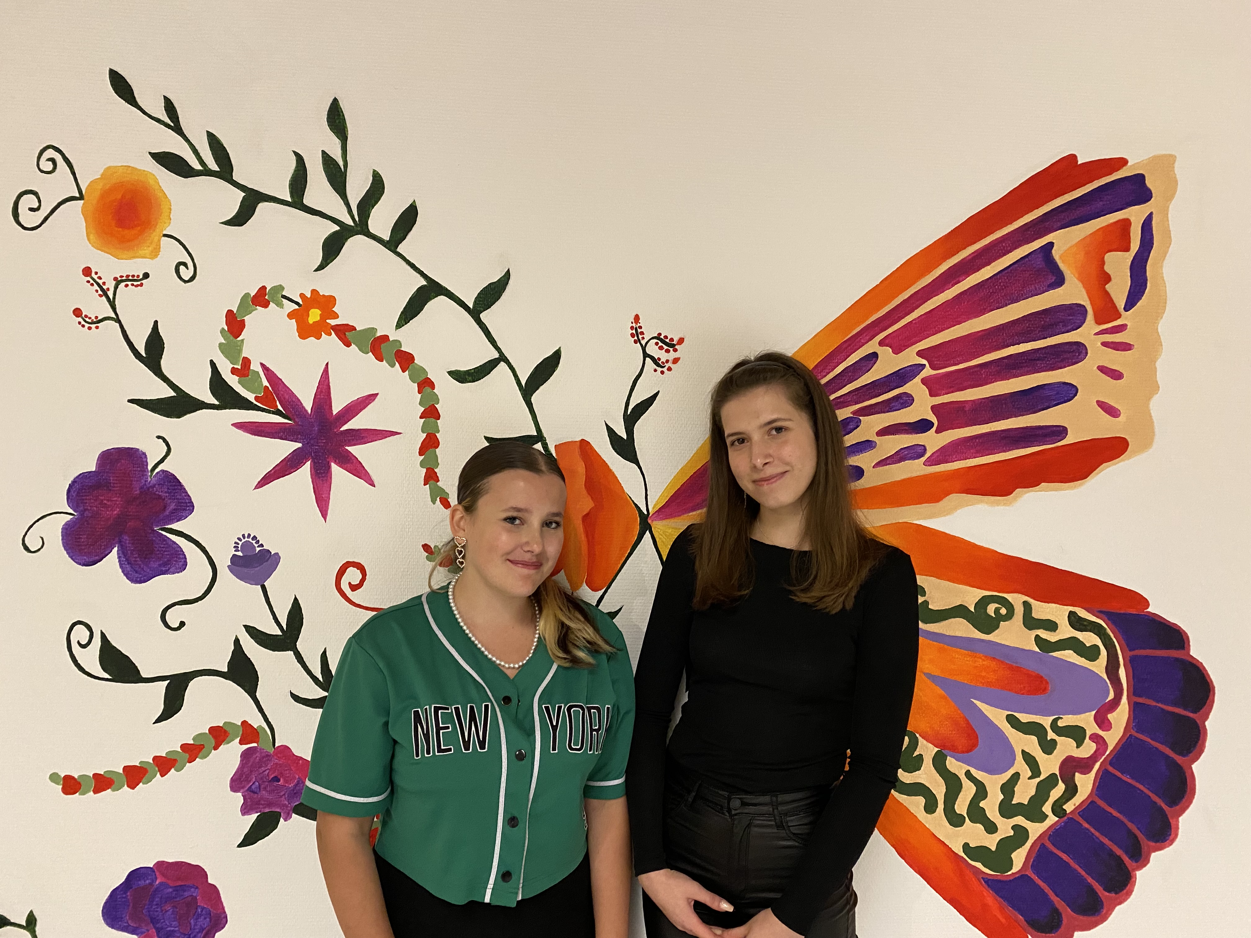 Schülersprecherinnen: Dana und Mihaela